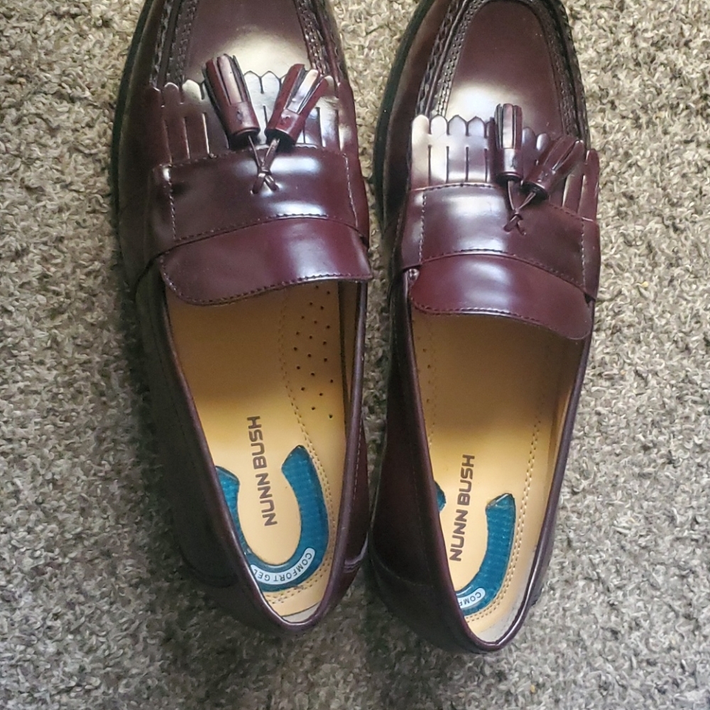 like new never worn
alot of life
 Denzel mock toe
